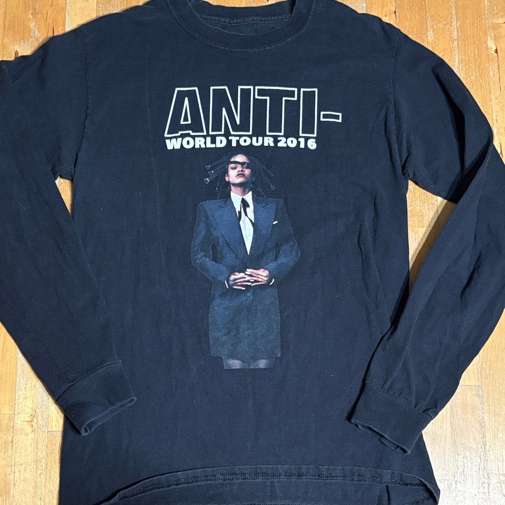 Rihanna Anti World Tour 2016 Graphic Long Sleeve Shirt